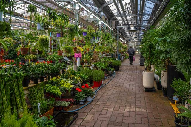 생화만큼 아름답게 꾸며진 조화매장. /&nbsp;서울관광재단 제공