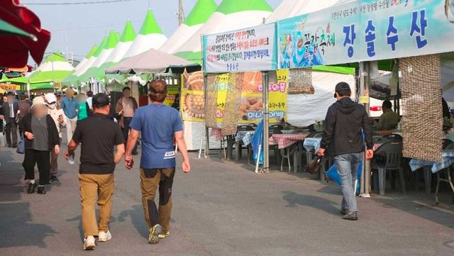 장항항 수산물 꼴갑축제 현장 / 한국관광공사