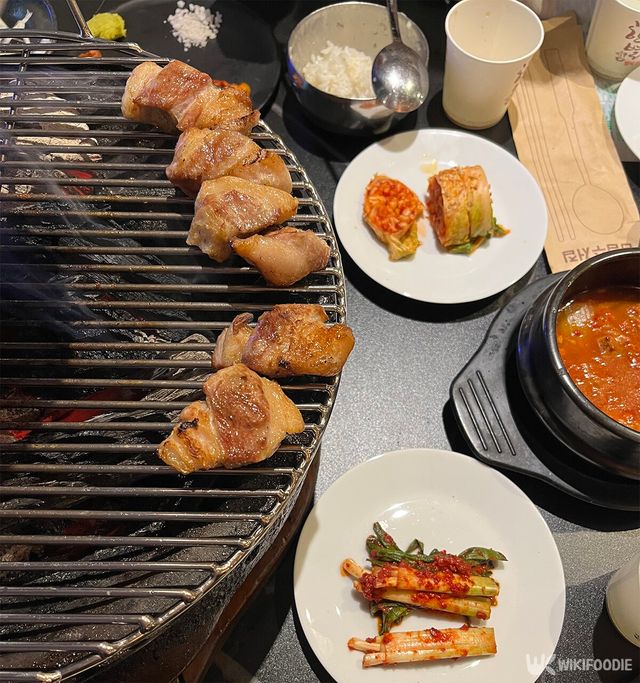남영돈 항정살이 구워지고 있는 모습. / 위키푸디