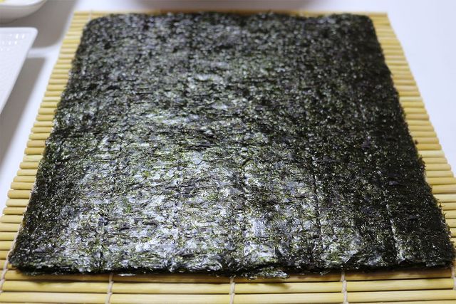 한국 김밥용 김. / Hello_ji-shutterstock.com
