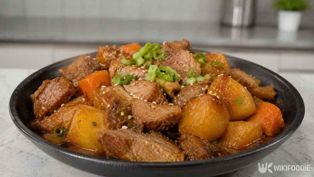 완성된 돼지갈비찜.