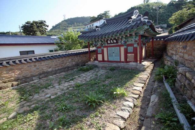 전횡을 모신 치동묘 / 한국관광공사