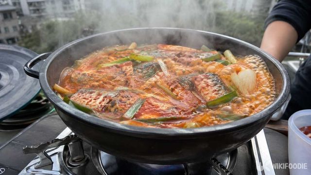 꽁치조림 이해를 돕기 위한 사진. / 위키푸디