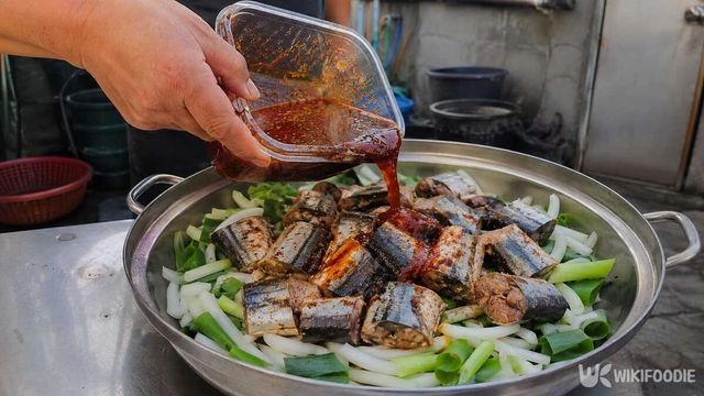 꽁치조림 이해를 돕기 위한 사진. / 위키푸디