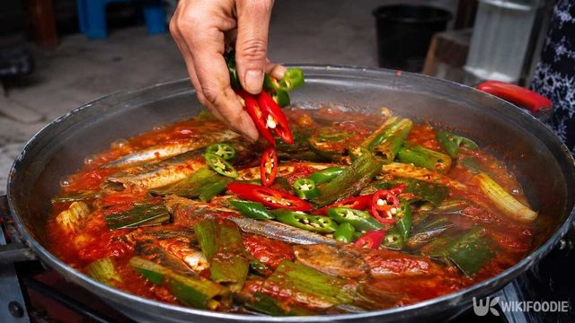 꽁치조림 이해를 돕기 위한 사진. / 위키푸디