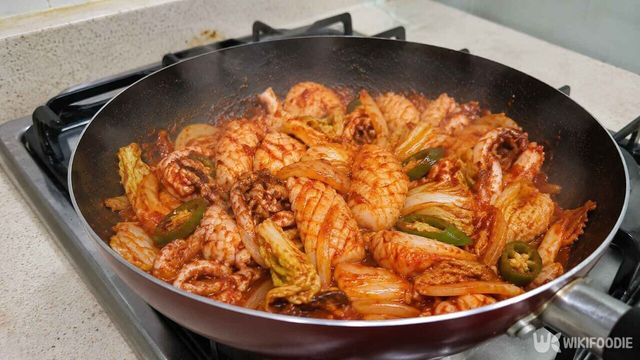 불맛 나는 오징어볶음 만들기. / 위키푸디
