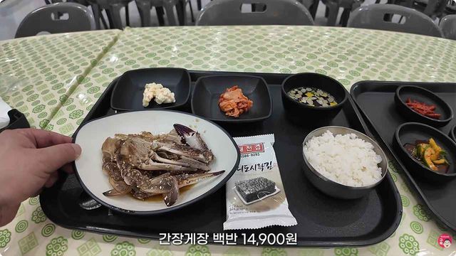여수 섬 박람회 1만 4000원 짜리 간장게장. / 사진=유튜브 채널 '맛상무'