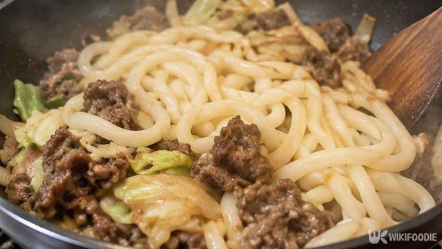 간장 우동볶음 레시피. / 사진=위키푸디