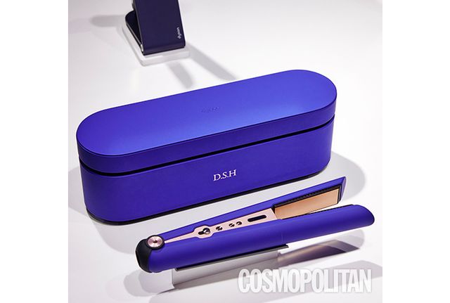 플렉싱 플레이트가 모발을 정확하게 잡아주어 적은 열로도 스타일링을 완성할 수 있는 다이슨 코랄trade; 스타일 스트레이트너.