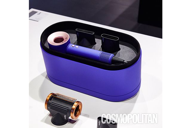 ‘에어 멀티플라이어trade; 기술’을 적용해 빠른 건조와 정교한 스타일링이 가능한 다이슨 슈퍼소닉trade; 헤어드라이어.