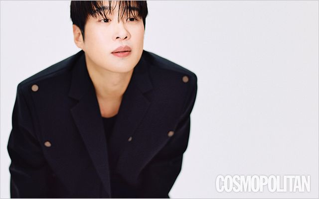 재킷 2백39만원 와이프로젝트 by 지스트리트 494 옴므. 이너 톱 스타일리스트 소장품.