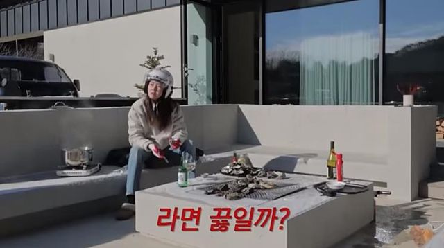 유튜브 〈한혜진 Han Hye Jin〉