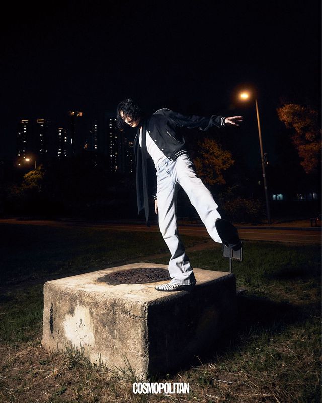 의상은 모두 스타일리스트 소장품.