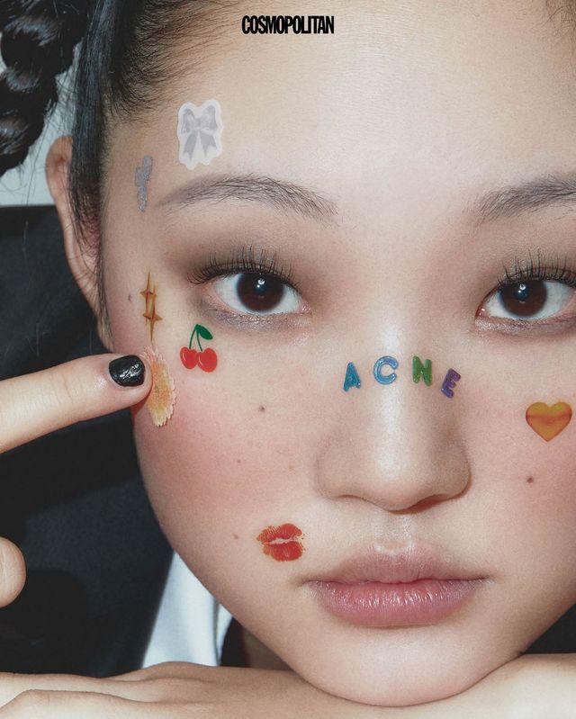 피플패치 No.1, 2 각각 8천원 모두 Glyf. 재킷 24만원, 셔츠 14만8천원 모두 Youshim. 타이 2만원대 Grove.