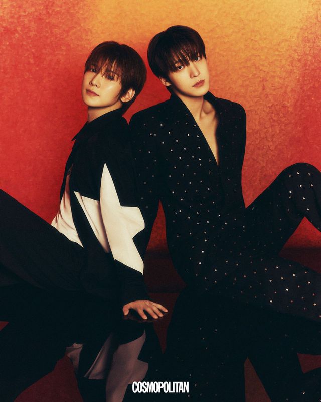  (여상)셔츠, 티셔츠 모두 Balmain. (윤호)슈트 Balmain. 