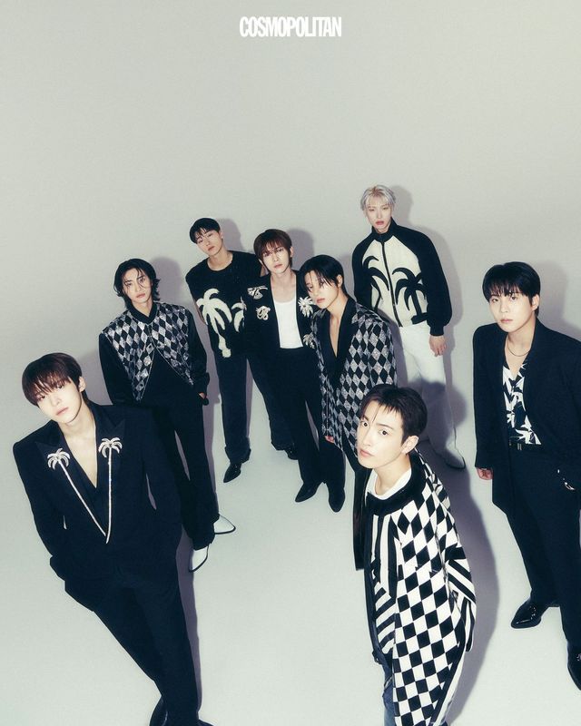  (왼쪽부터 시계 방향으로, 윤호)턱시도 재킷, 블라우스 모두 Balmain. (성화)보머 재킷, 티셔츠 모두 Balmain. (산)베스트, 팬츠, 슈즈 모두 Balmain. (여상)재킷, 슈즈 모두 Balmain. (우영)턱시도 재킷 Balmain. (민기)보머 재킷, 슈즈 모두 Balmain. (종호)블레이저 재킷, 셔츠, 슈즈 모두 Balmain. (홍중)페이턴트 재킷 Balmain.