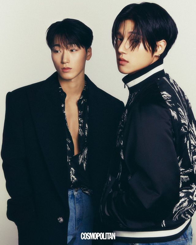  (산)싱글브레스트 코트, 셔츠, 데님 팬츠 모두 Balmain. (우영)보머 재킷, 데님 팬츠 모두 Balmain. 