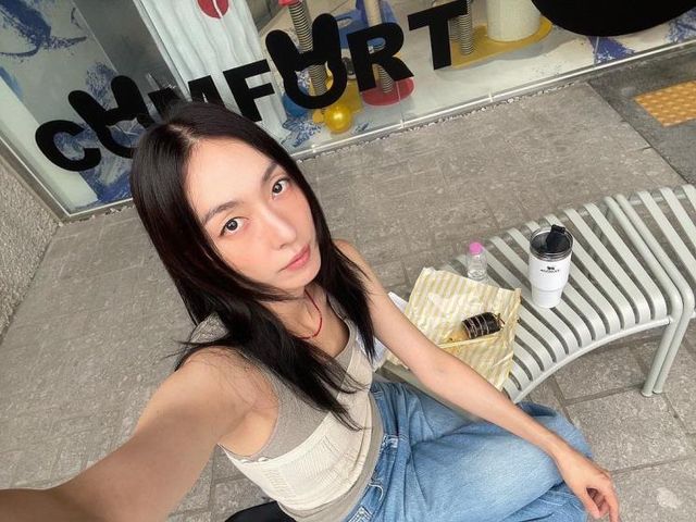 인스타그램 @iamzeessi