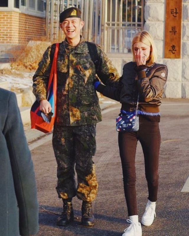 인스타그램 @realisshoman @stefaniemichova