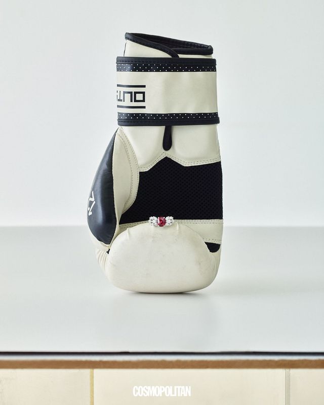 18K 화이트 골드에 2.56캐럿의 브릴리언트컷 루비와 22개의 다이아몬드를 장식한 트레저 컬렉션 링 가격미정 Piaget.