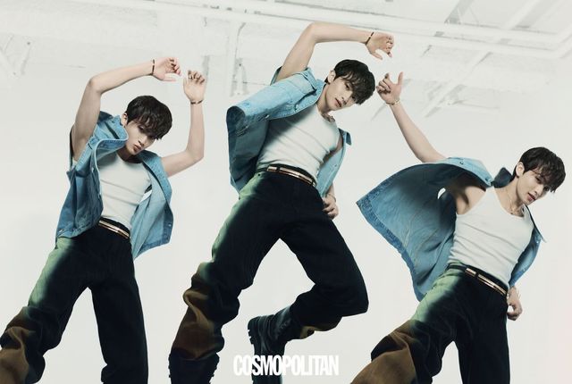  레디언트 에디션 화이트&옐로 골드 이어 클립 4백만원대, 클래식 라지 펜던트 네크리스 7백만원대, 왼 손목에 착용한 클래식 다이아몬드 스몰 뱅글 2천만원대, 양 손목에 착용한 클래식 라지 투 코드 뱅글 각각 1천만원대, 양손에 착용한 클래식 다이아몬드 라지 링 1천만원대, 다양한 아이템으로 변형 가능한 클래식 벨트 가격미정 모두 콰트로 컬렉션 Boucheron. 데님 베스트 Martine Rose. 데님 팬츠 Mugler. 탱크톱, 컴뱃 부츠 스타일리스트 소장품.