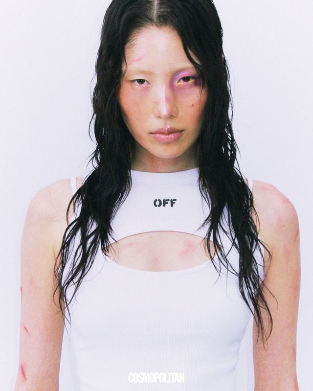 컷아웃 톱 53만원 Off-White™.