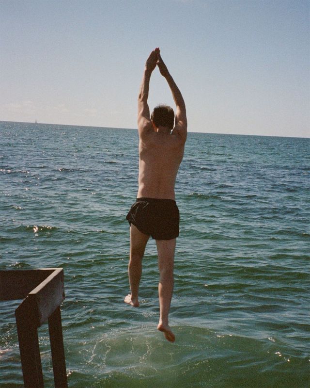 자연스러운 보디 이미지를 통해 몸에 대한 긍정적인 인식을 담아낸 라부르켓의 캠페인 이미지.