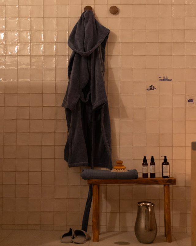 지난 6월 문을 연 라부르켓 바르베리 플래그십 스토어 전경. 플래그십에 마련한 트리트먼트 룸에서 스웨덴식 해초 목욕과 라부르켓 제품으로 구성된 홀리스틱 보디 트리트먼트를 경험할 수 있다.