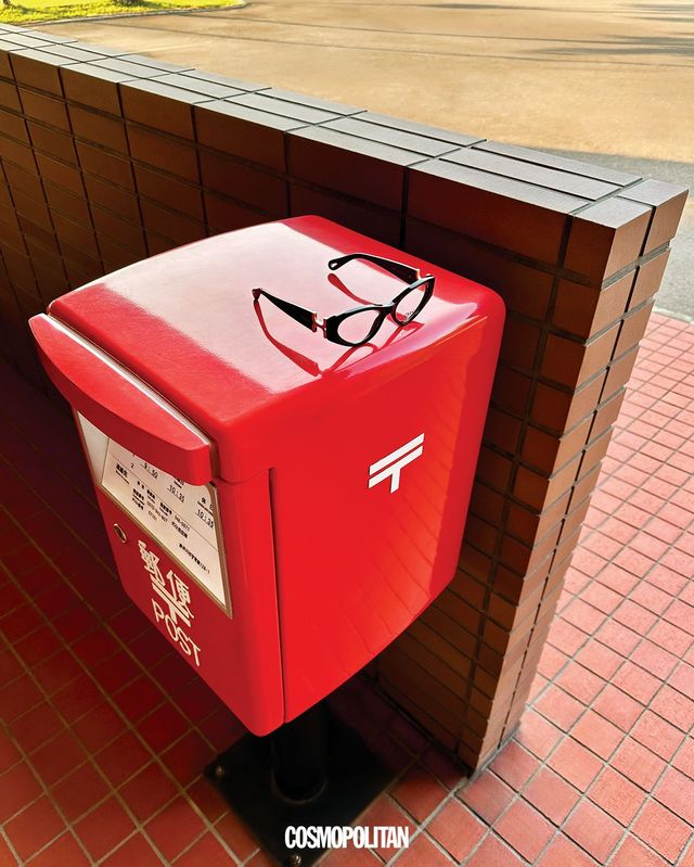 안경 50만원대 Chloé. 