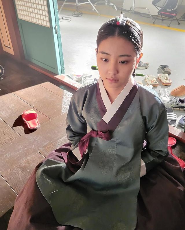 인스타그램 @yully_x