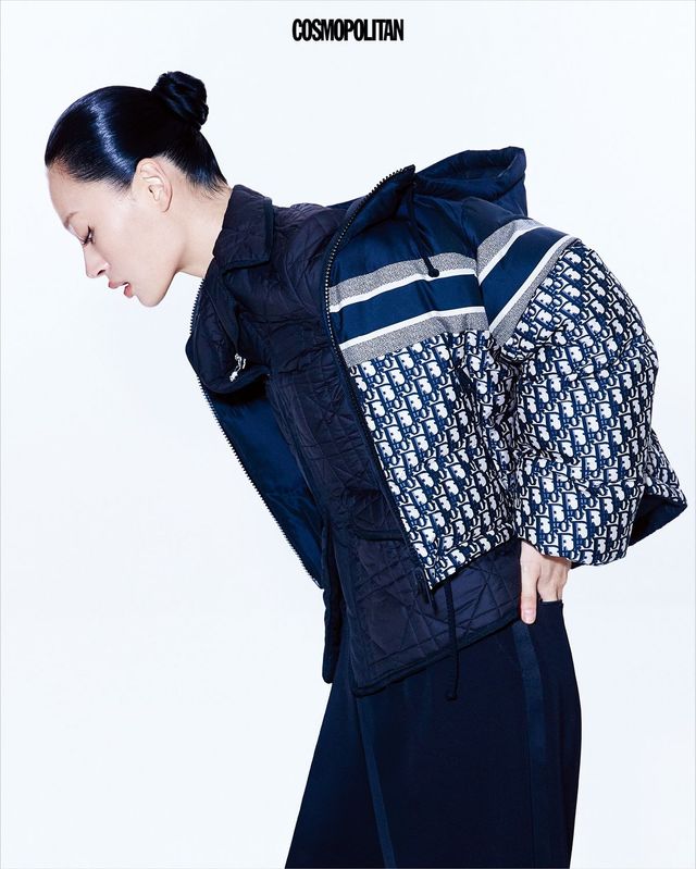 다운 재킷 모두 가격미정 Dior. 버뮤다팬츠 1백86만원 Dolce&Gabbana. 목걸이 가격미정 Marc Jacobs. 