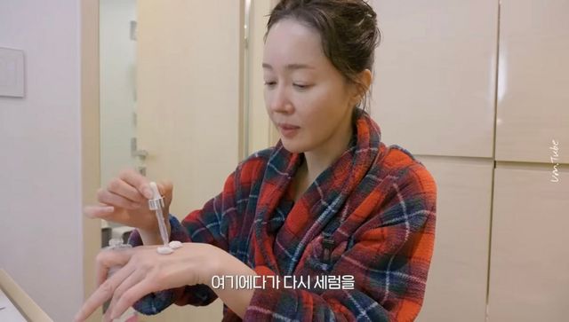 유튜브 〈엄지원 Umjeewon〉