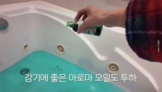 유튜브 〈엄지원 Umjeewon〉