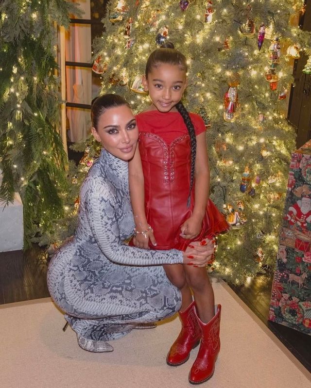 인스타그램 @kimkardashian