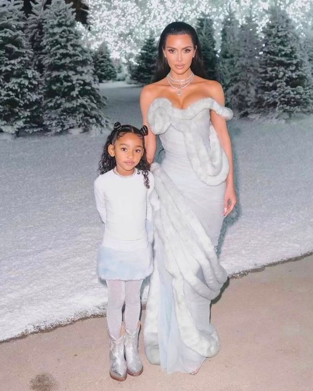 인스타그램 @kimkardashian