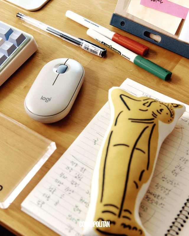 손목을 보호하고 마음의 고요를 가져다주는 와불 마우스 손목 쿠션.