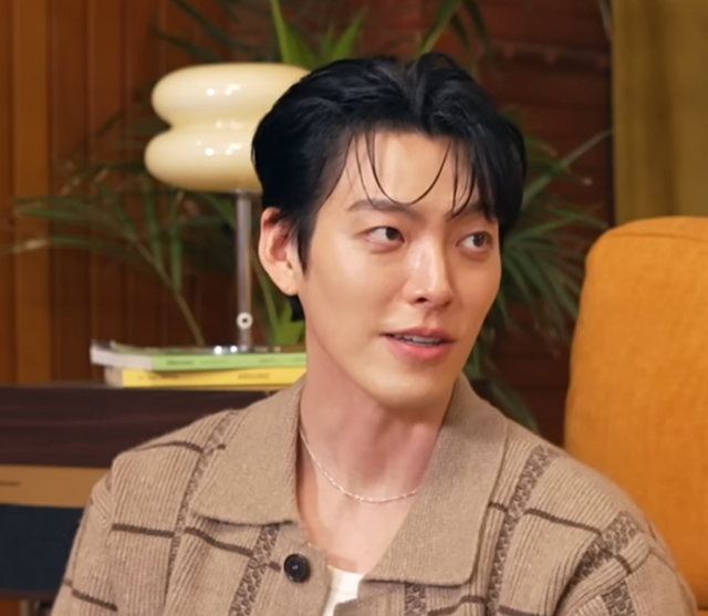  김우빈의 인터뷰 모습. 빠더너스 유튜브 캡처.