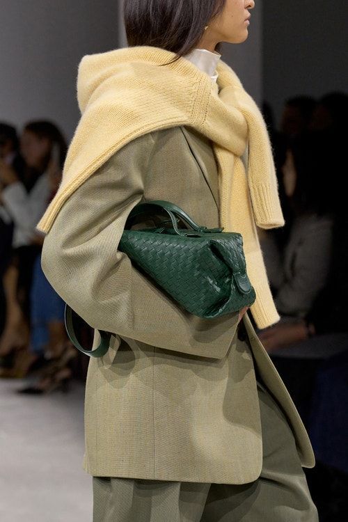 보테가 베네타, 루이스 트로터가 재해석한 인트레치아토 | 출처 보테가 베네타 홈페이지