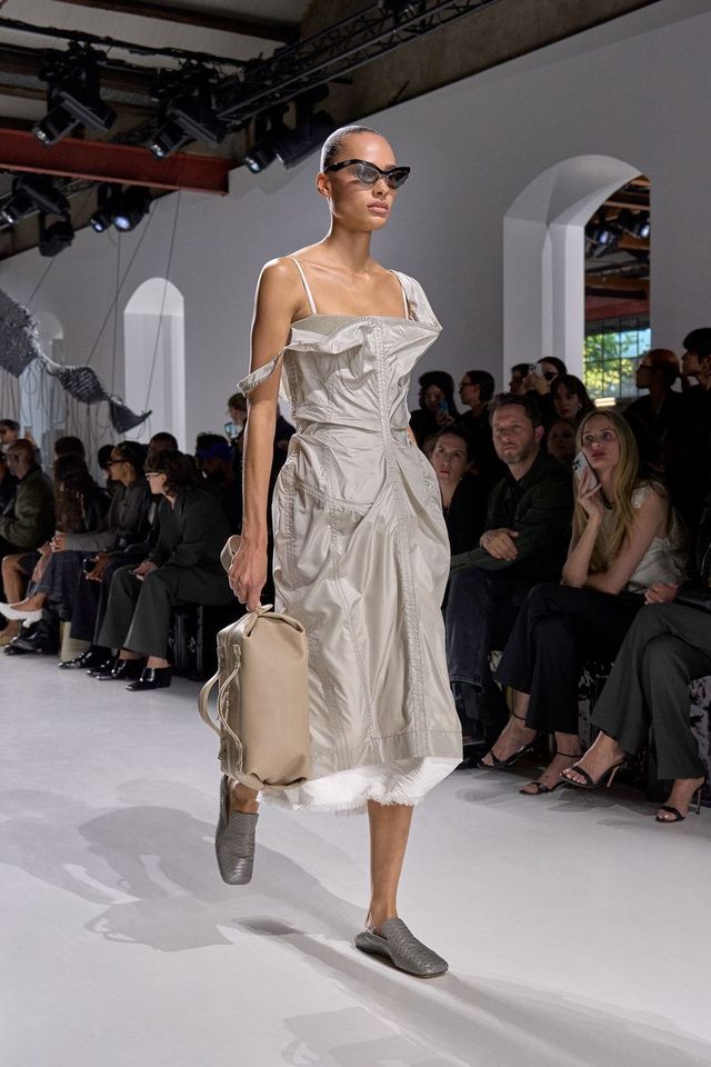 보테가 베네타, 루이스 트로터가 재해석한 인트레치아토 | 출처 보테가 베네타 홈페이지