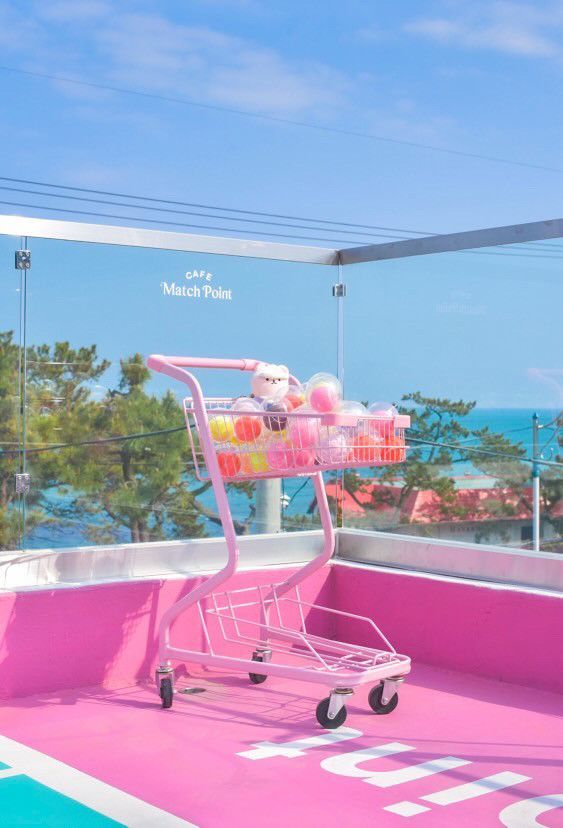 탁 트인 경치와 테니스라는 독특한 콘셉트가 매력적인 카페 매치포인트. 사진 네이버 지도 매치포인트 업체 등록 사진