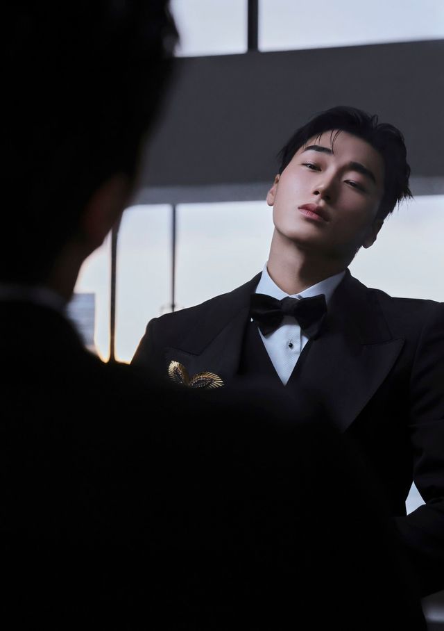 돌체앤가바나를 입은 에이티즈 산. 돌체앤가바나 제공.