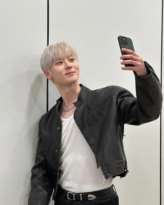 전역이 얼마 남지 않은 황민현. 인스타그램 @optimushwang