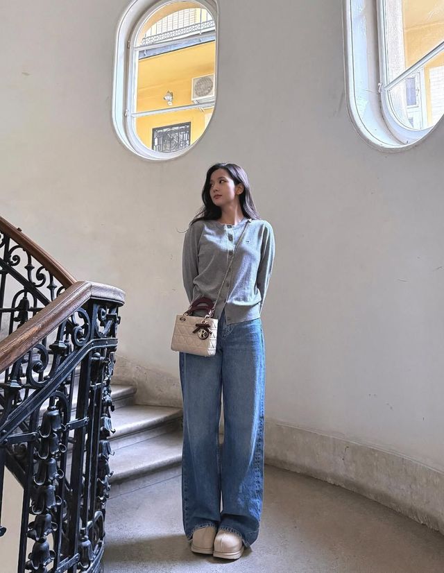 지수 가디건 패션 | 인스타그램 @sooyaaa__ 