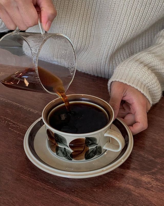 불광천에서 러닝 한 후 들리기 좋은 매개체 커피 사진 인스타그램 @maegaeche