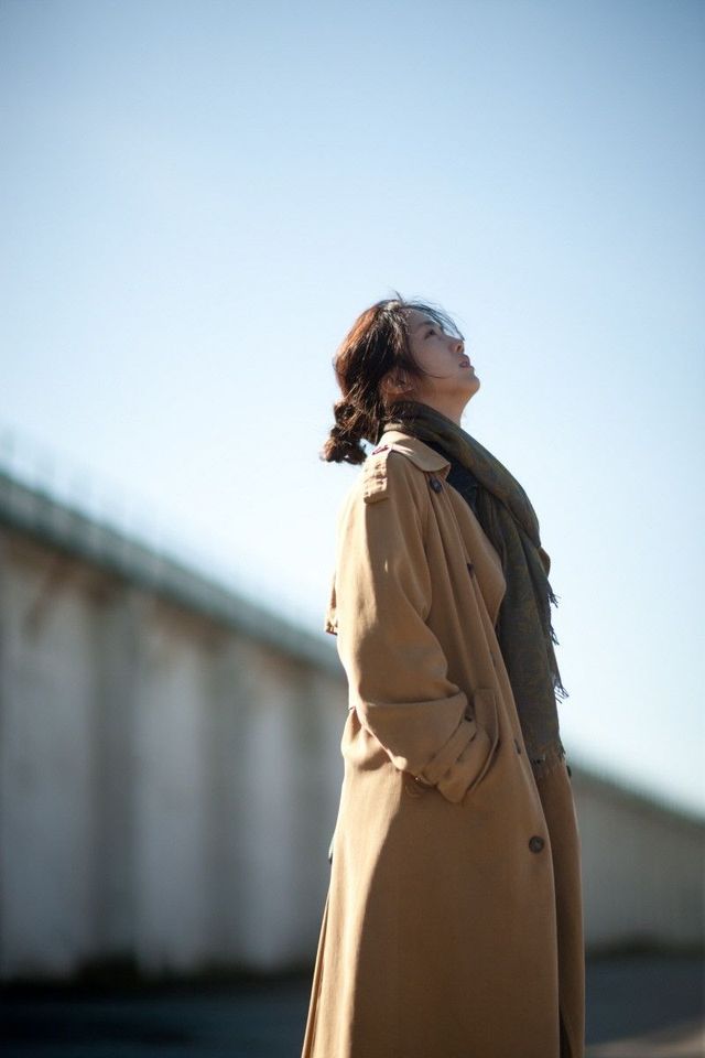 만추 트렌치 코트 | 영화 〈만추〉 스틸 이미지