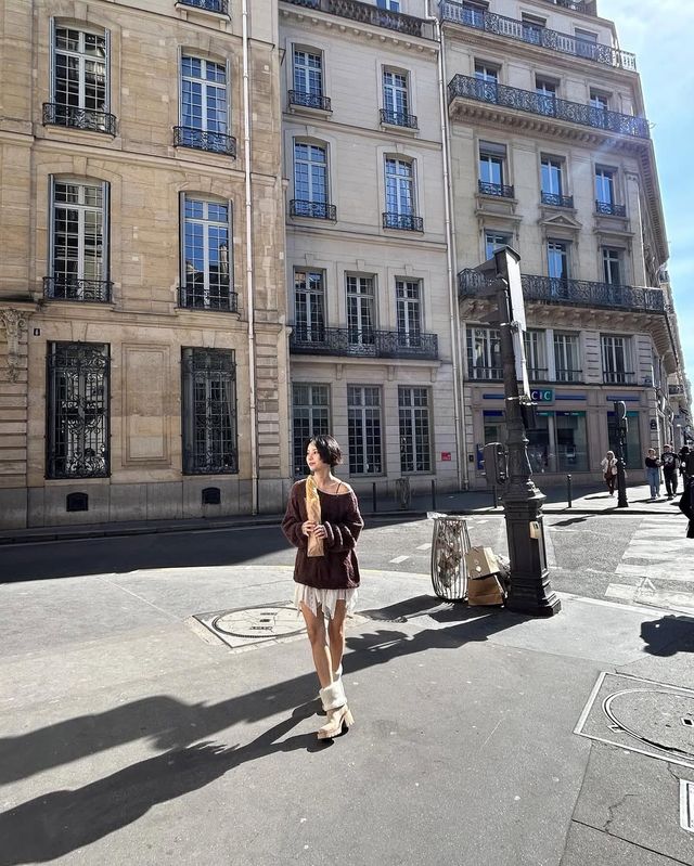 힐 앵클 부츠로 코디를 완성한 전소연. 인스타그램 @tiny.pretty.j