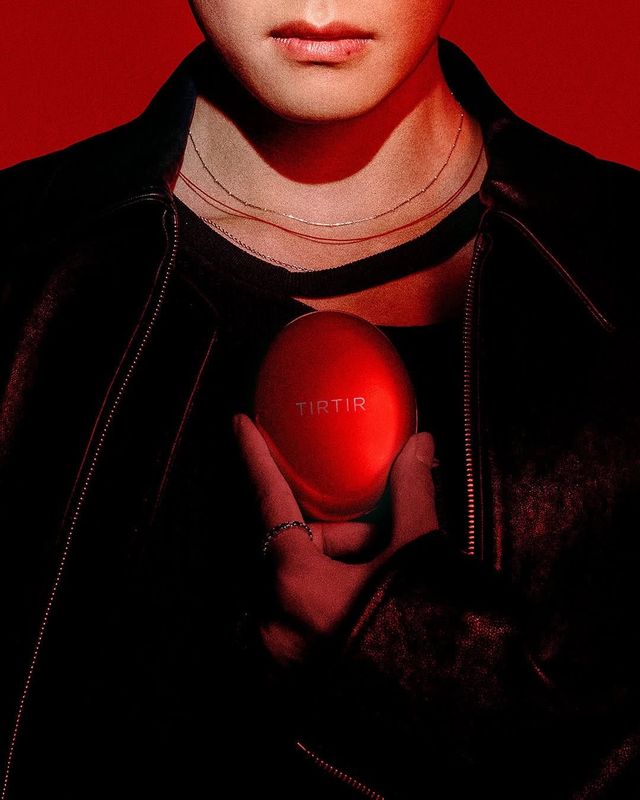 티르티르 뷔 모델 (출처 : 인스타그램 @tirtir_official)