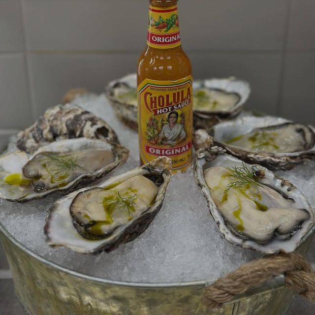 통영에서 유럽식으로 양식한 ‘스텔라마리스’ 굴을 맛볼 수 있는 유화. 인스타그램 @yoohwa_official 