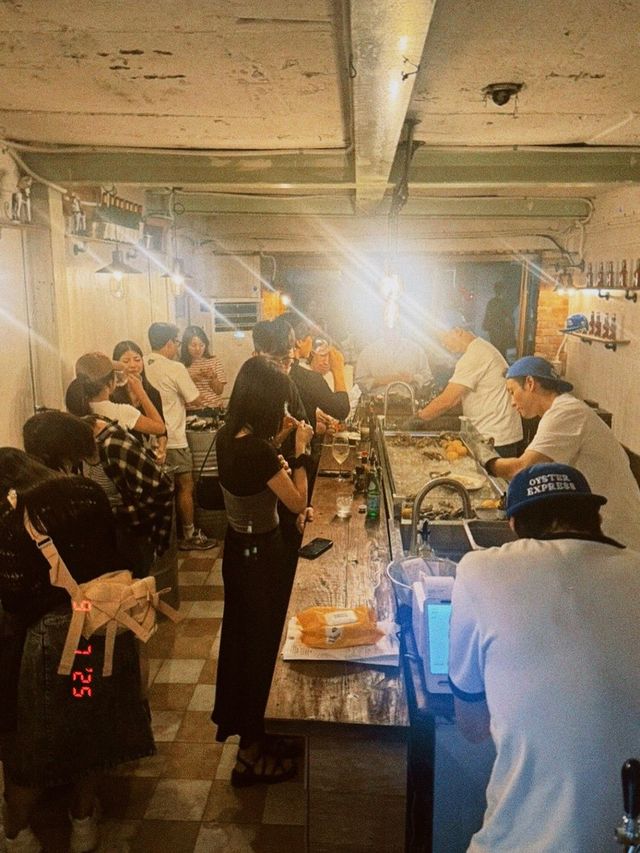 부담없이 가볍게 굴을 즐기기 좋은 성수 oyoyoy. 인스타그램 @oyoyoy_seoul