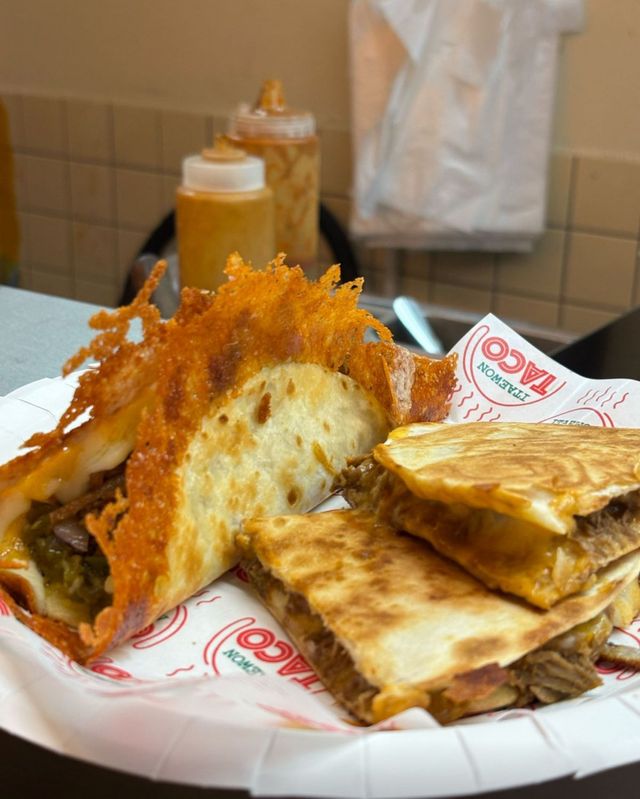 이태원 타코 외관과 비리아 타코&퀘사디아, 네이버지도 이태원타코 업체 등록 사진